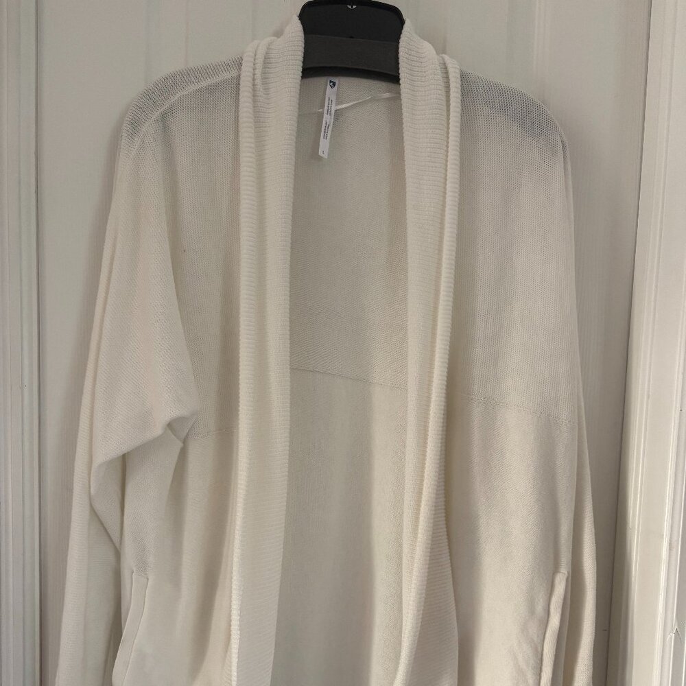 Kuhl White cardigan size  L